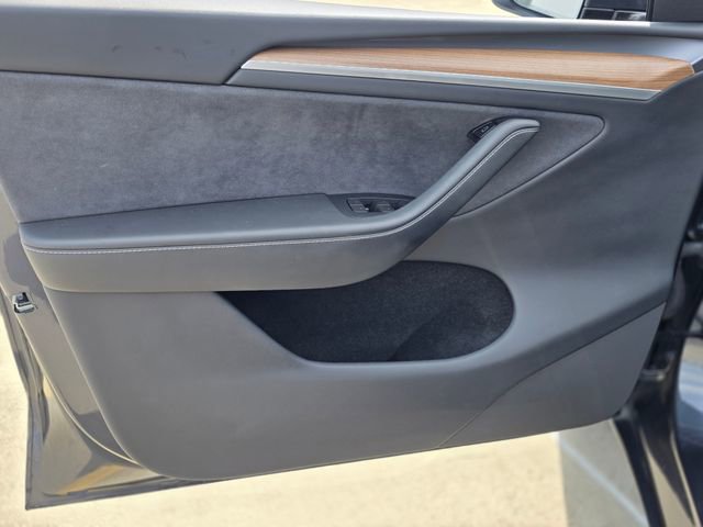 Used 2024 Tesla Model Y Long Range image 21