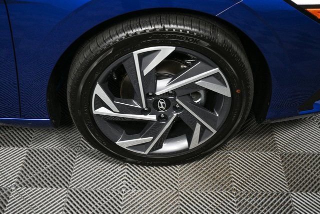New 2025 Hyundai Elantra Sport image 15