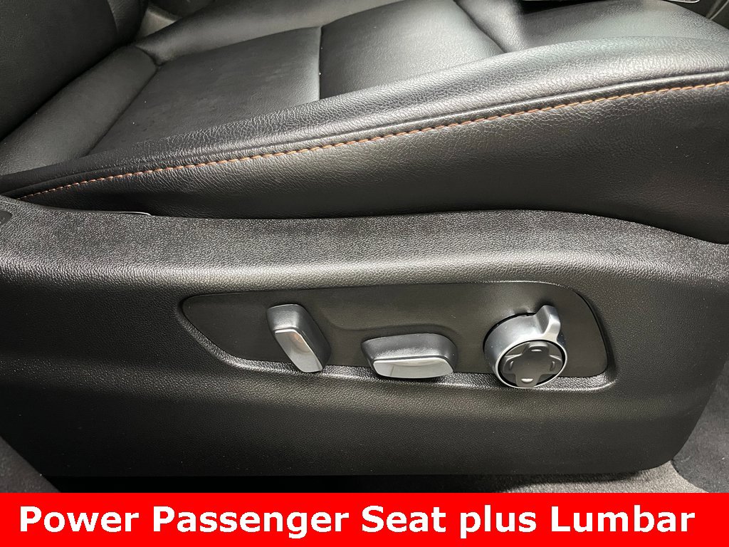 Certified 2023 Cadillac XT4 Sport w/ LPO, Onyx Lite Package image 11