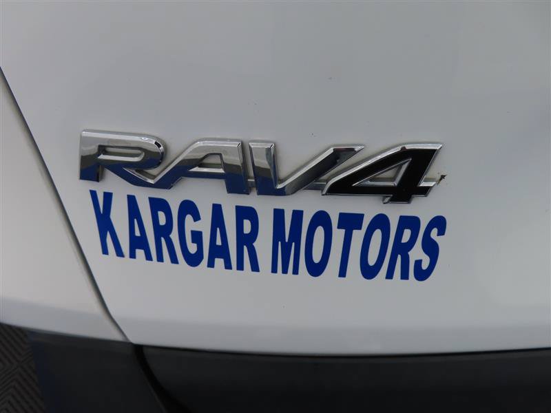 Used 2022 Toyota RAV4 XLE FWD image 10