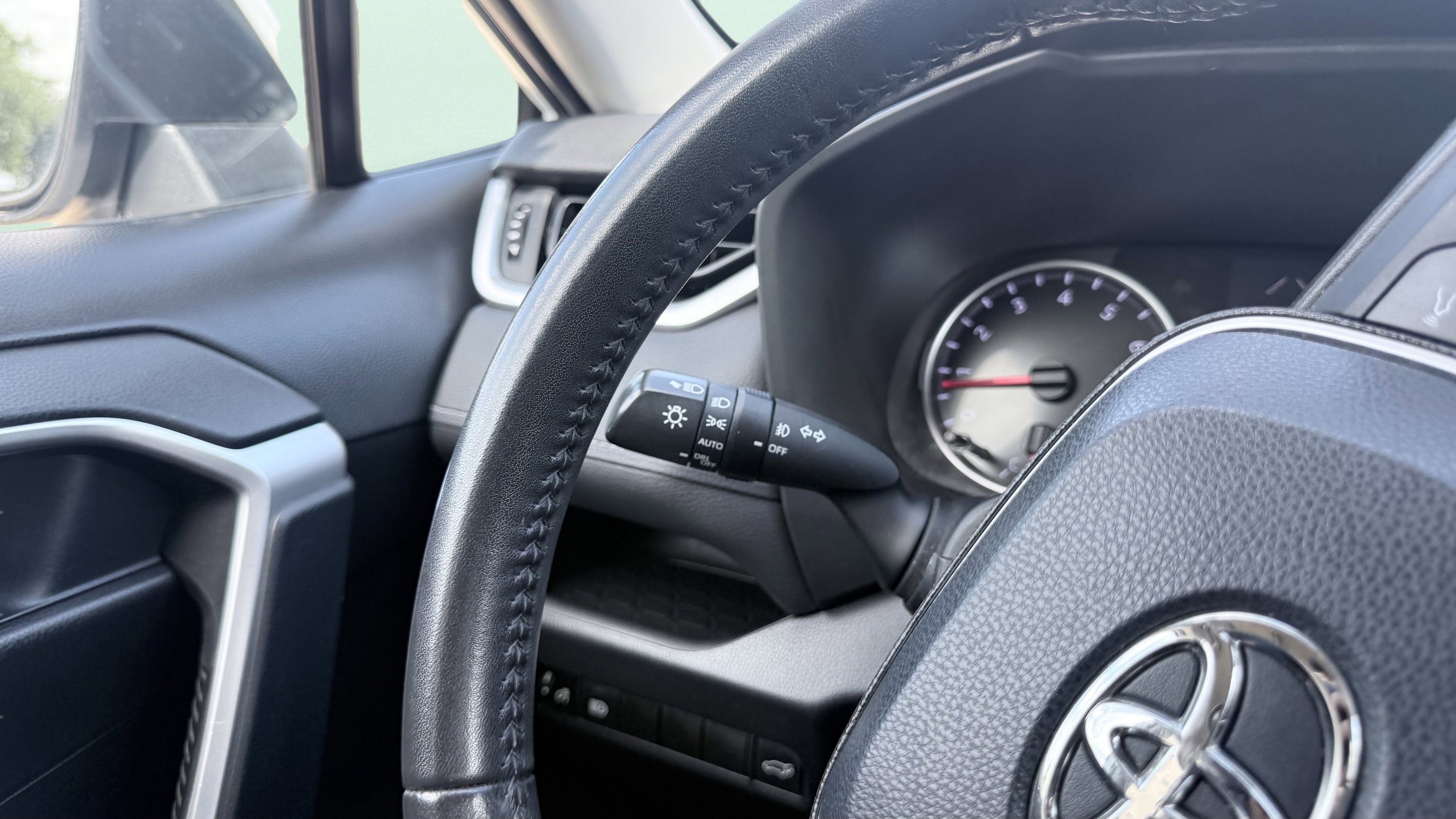 Used 2019 Toyota RAV4 XLE Premium image 66