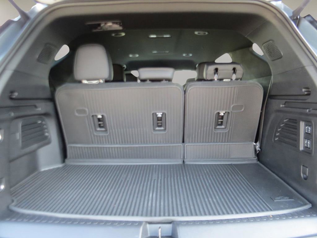 Certified 2025 Chevrolet Traverse High Country image 14
