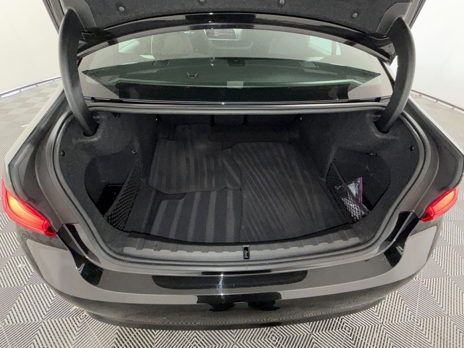 Used 2022 BMW 330i xDrive Sedan w/ Premium Package 2 image 26