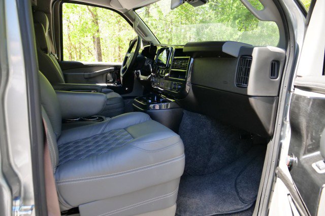 Used 2025 Chevrolet Express 2500 w/ Driver Convenience Package image 48