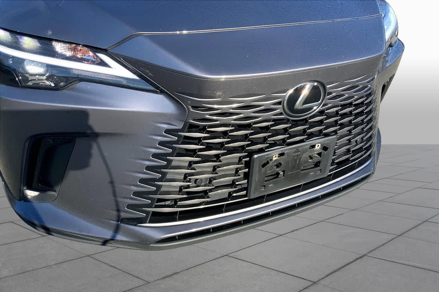 Used 2023 Lexus RX 350h w/ Accessory Package (2T) AWD/4WD image 30
