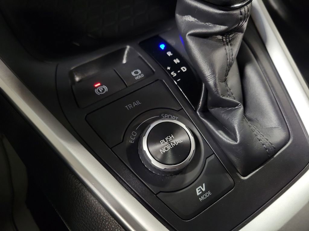 Used 2025 Toyota RAV4 XLE image 15
