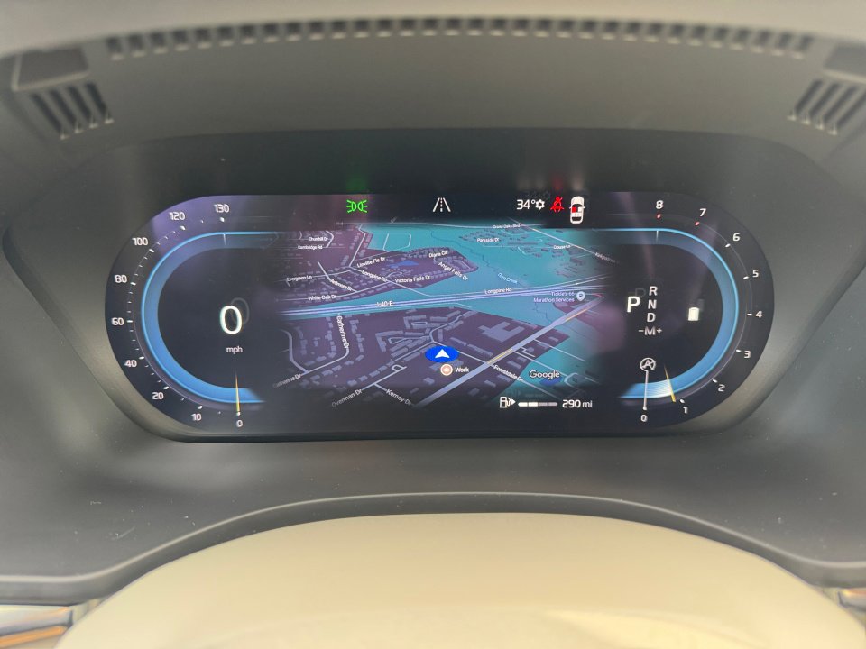 Used 2023 Volvo XC60 B5 Plus w/ Protection Package Premier image 11