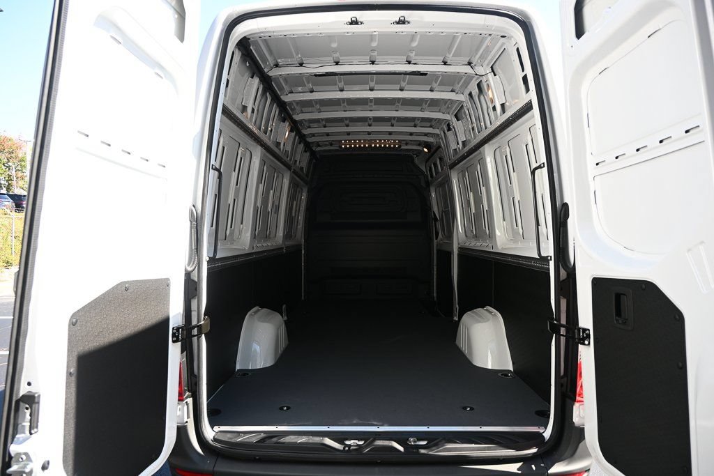 Used 2026 Mercedes-Benz Sprinter 2500 image 27