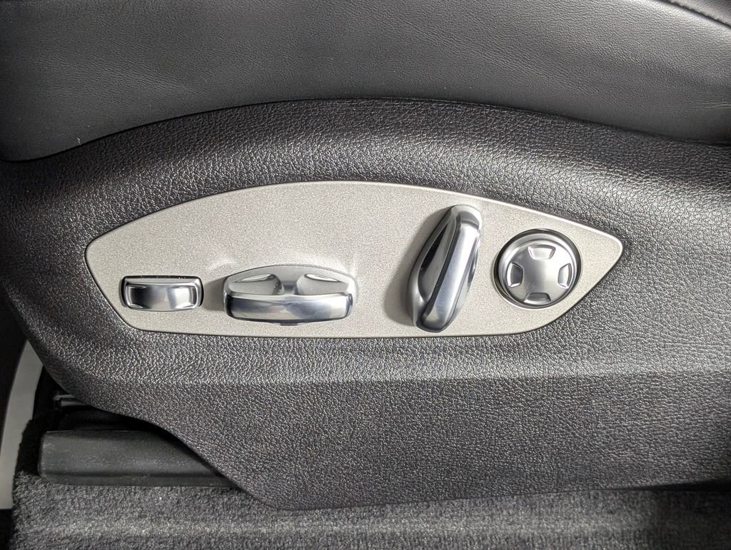 New 2026 Porsche Macan image 29