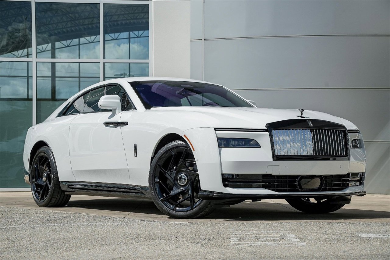 New 2025 Rolls-Royce Spectre Black Badge