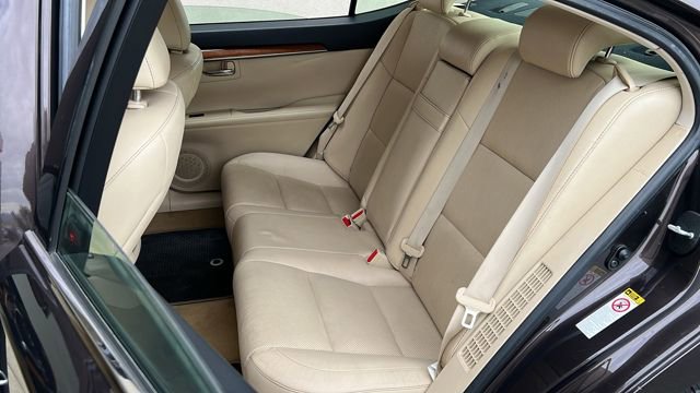 Used 2013 Lexus ES 300h image 9