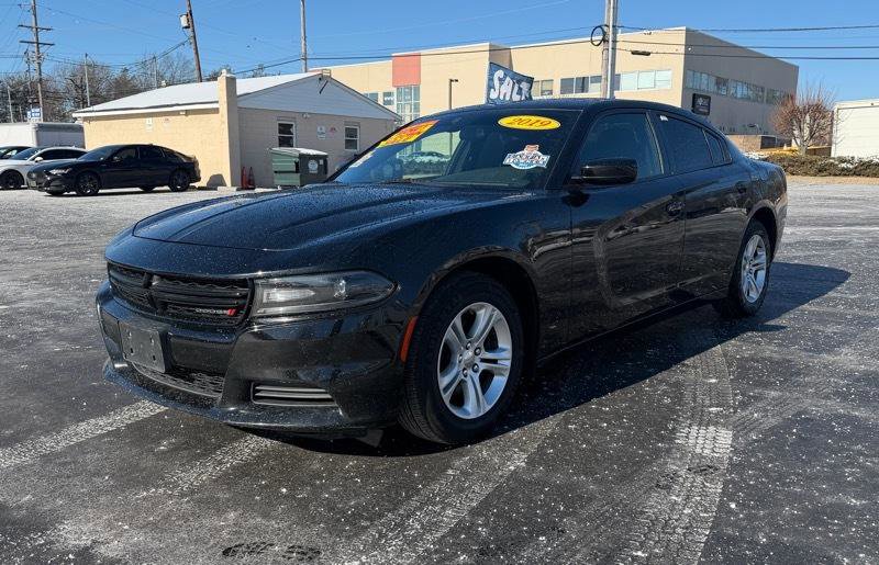 Used 2019 Dodge Charger SXT image 3