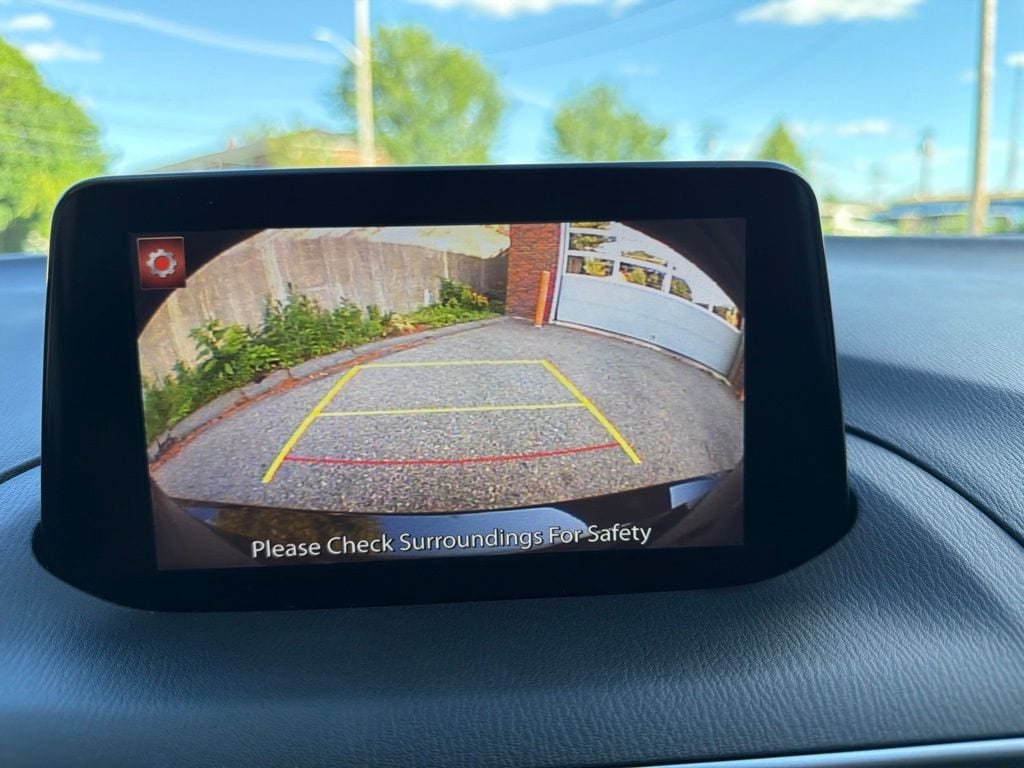 Used 2018 MAZDA MAZDA3 Touring FWD image 23