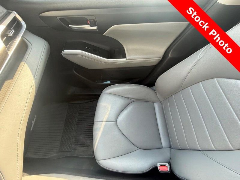 Used 2023 Toyota Highlander XLE image 21