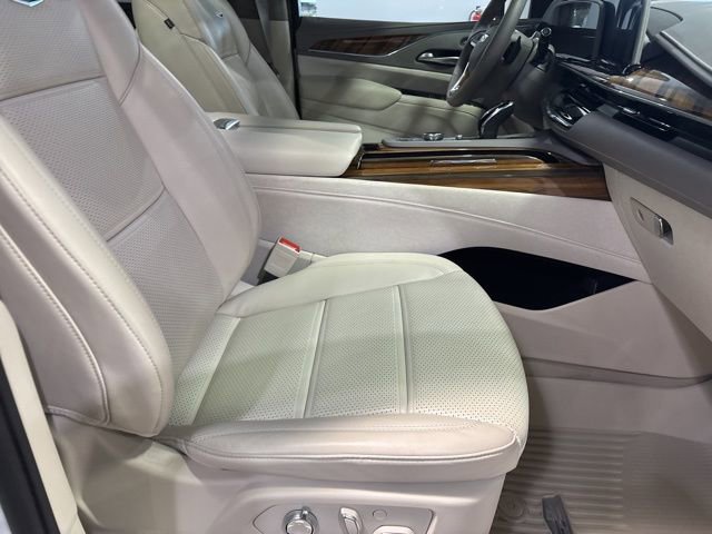 Used 2024 Cadillac Escalade Sport Platinum w/ LPO, ONYX Package image 5