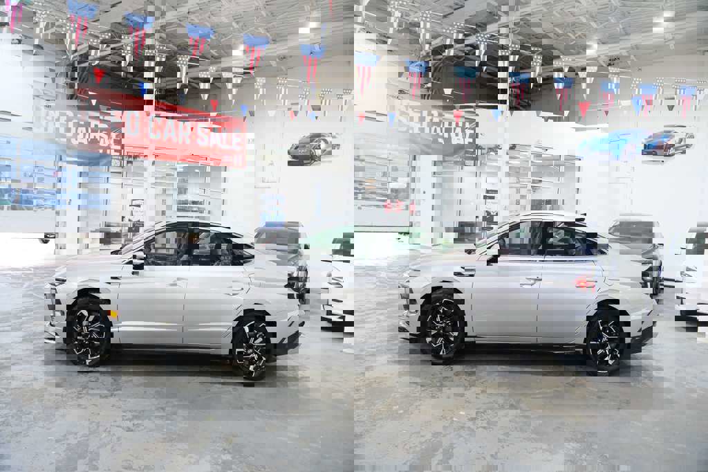 Used 2025 Hyundai Sonata SEL image 6