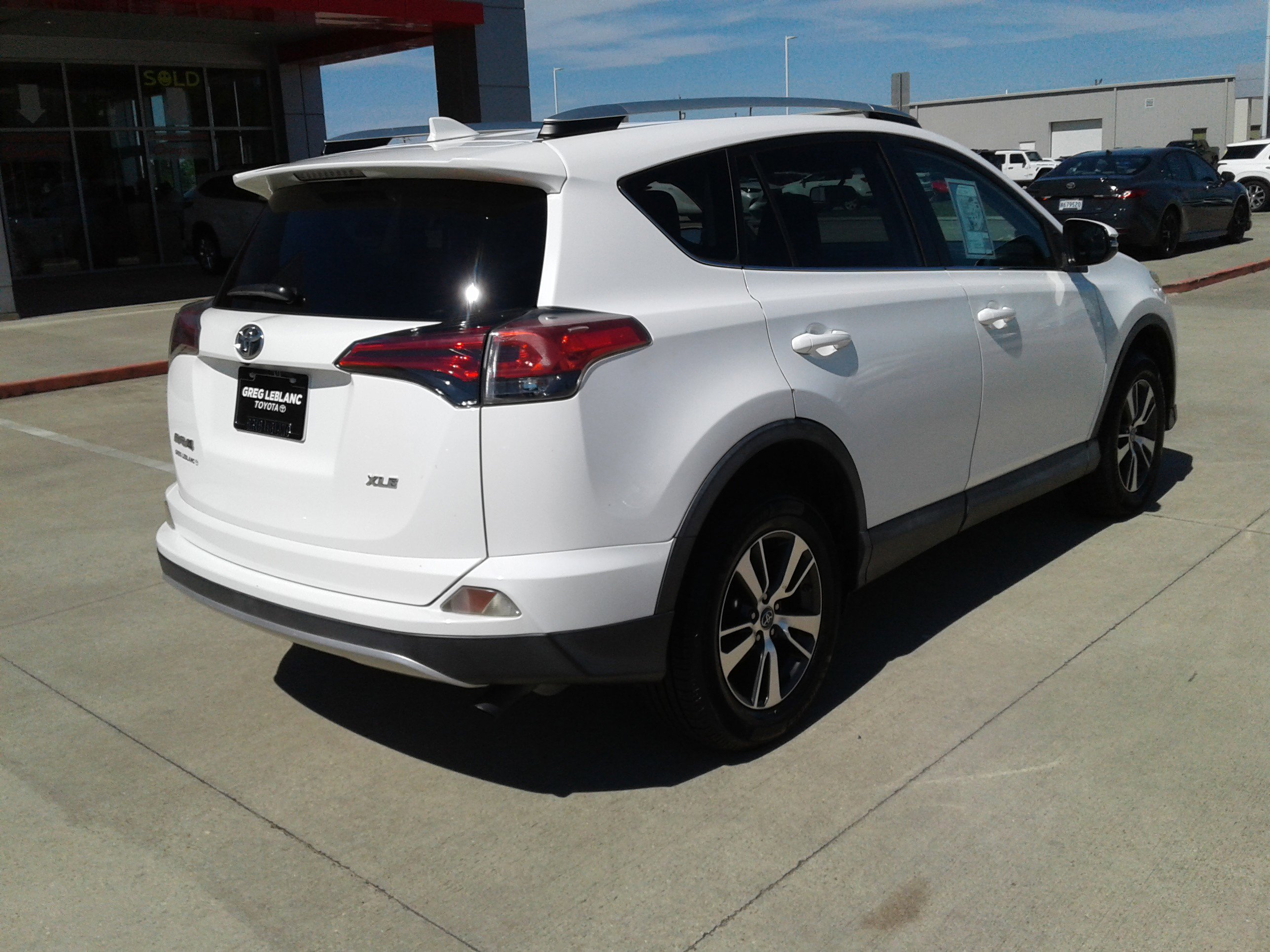 Used 2016 Toyota RAV4 XLE image 7