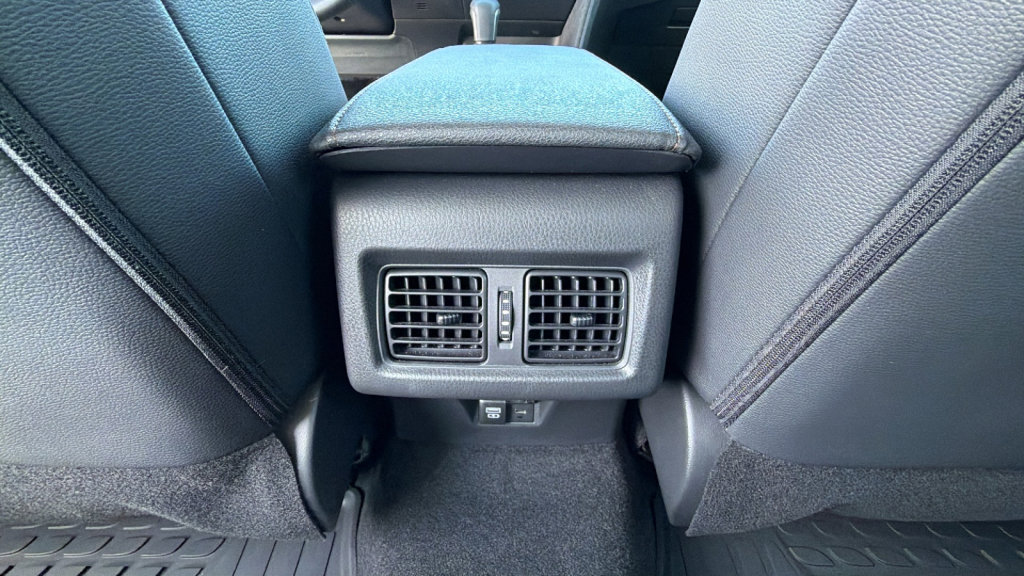 Used 2025 Toyota Camry XLE image 25