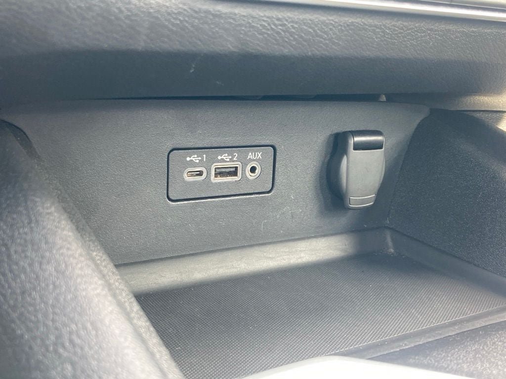 Used 2025 Nissan Altima 2.5 SV FWD image 24