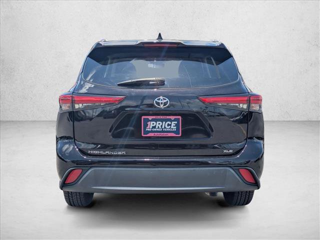 Used 2021 Toyota Highlander XLE FWD image 7