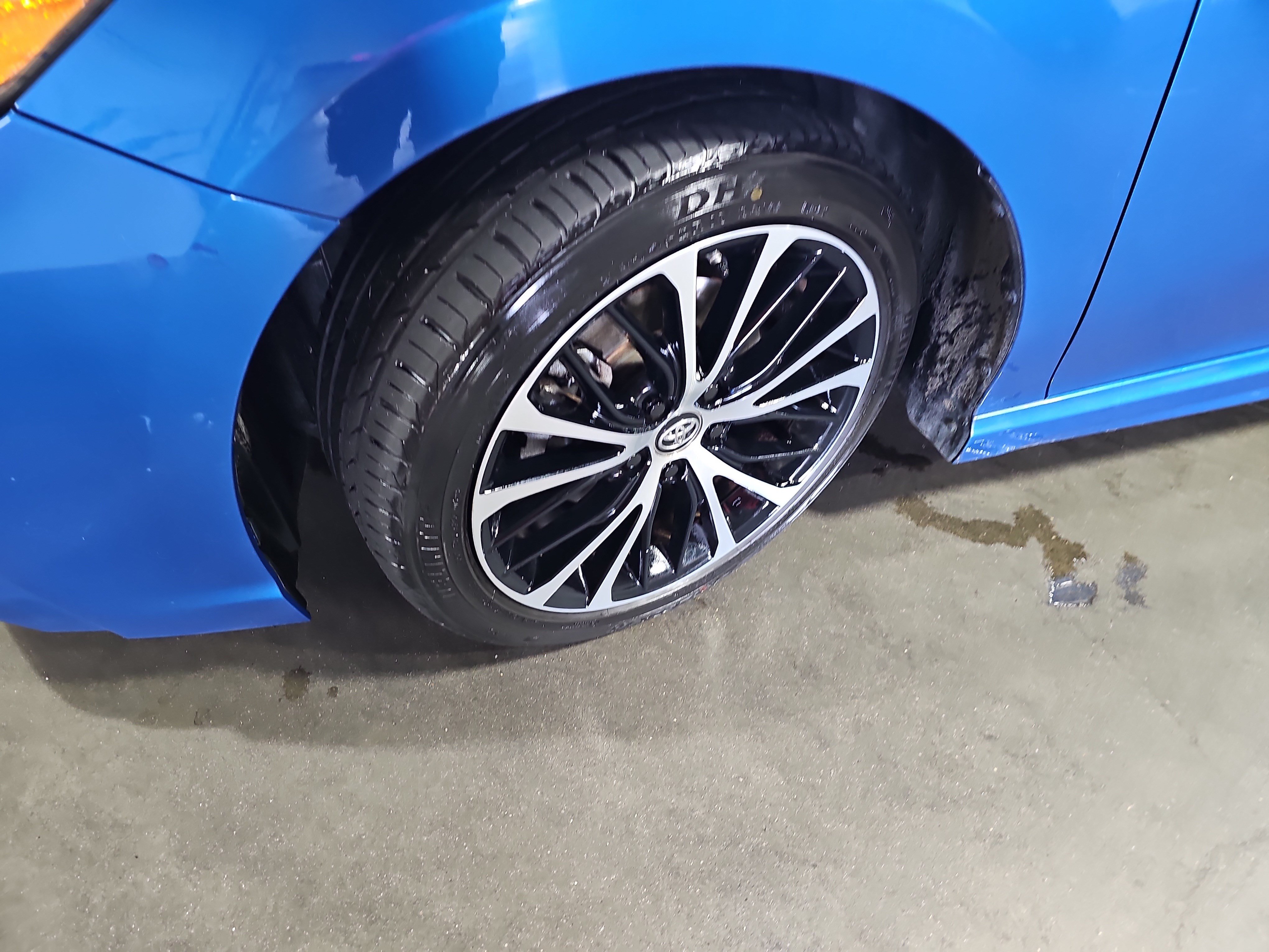 Used 2018 Toyota Camry SE w/ Moonroof Package FWD image 33