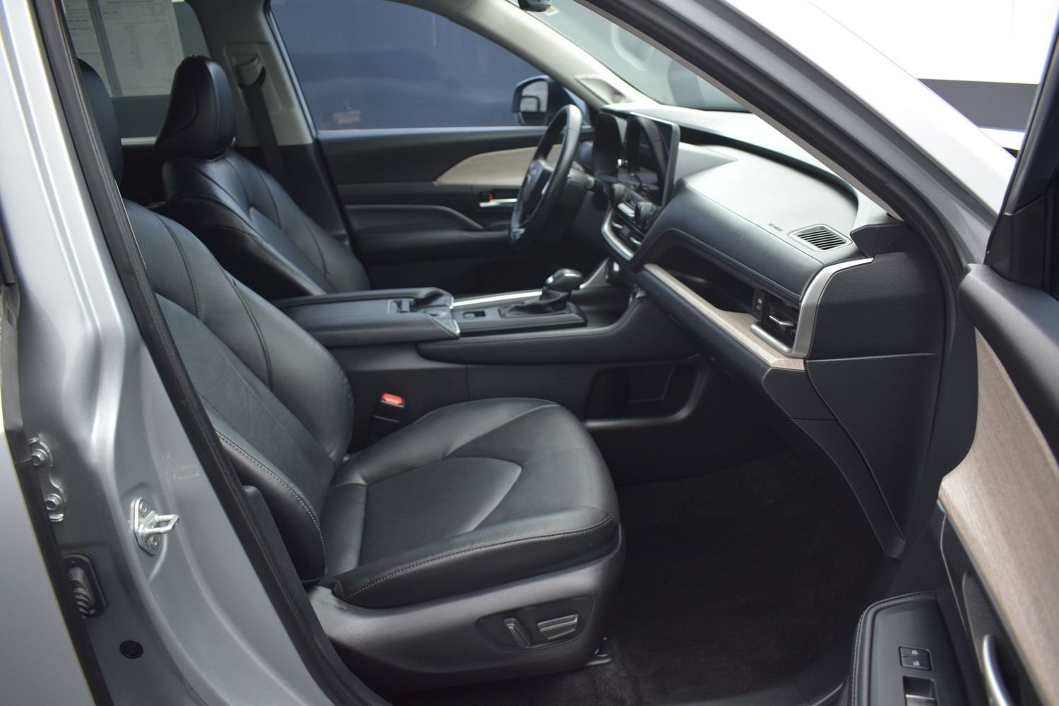 Used 2024 Toyota Grand Highlander AWD image 10