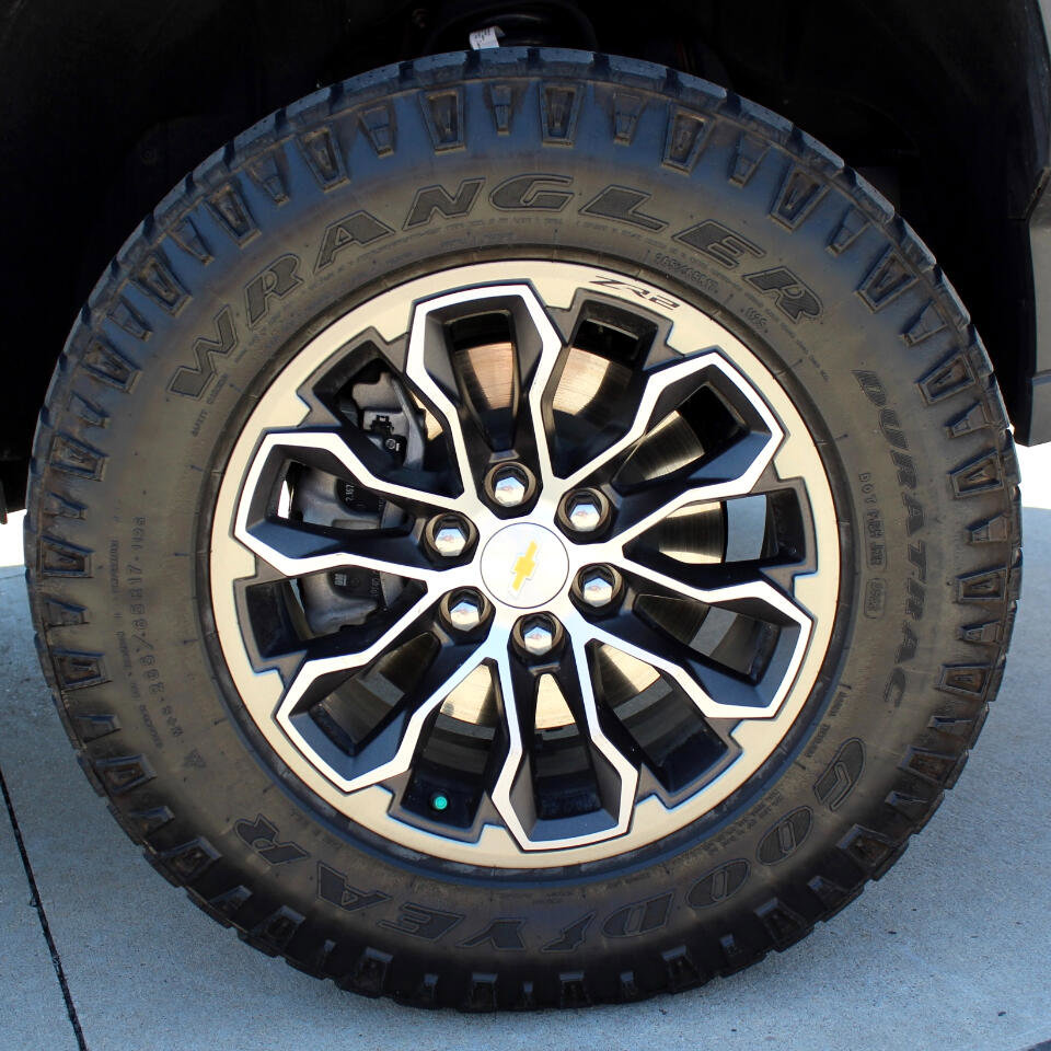 Used 2022 Chevrolet Colorado ZR2 image 12