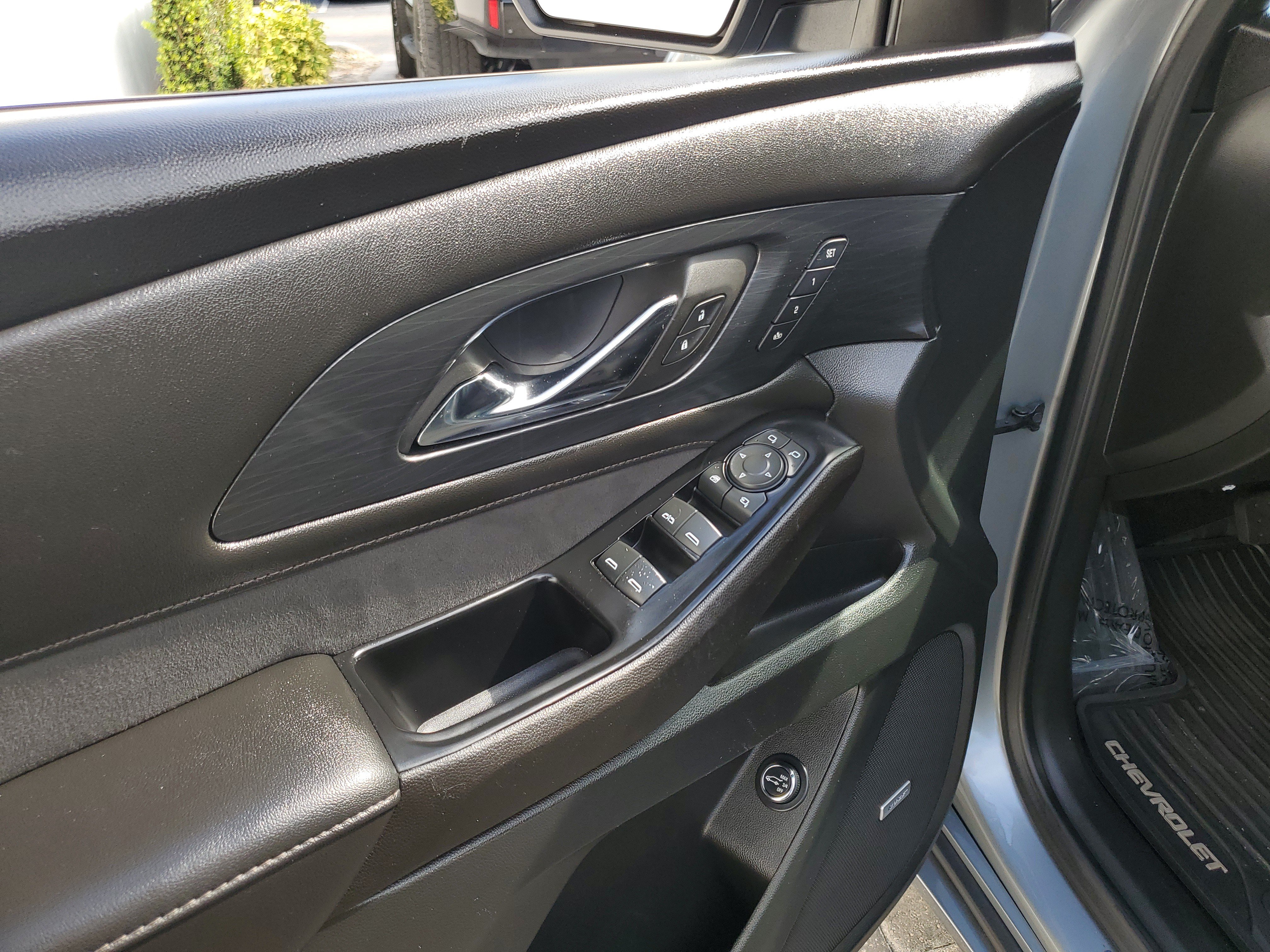 Used 2023 Chevrolet Traverse High Country FWD image 21