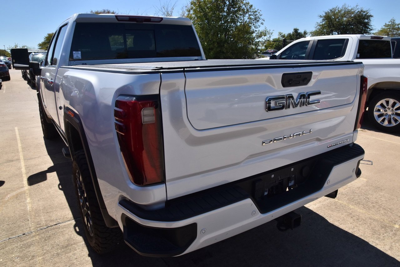 Used 2024 GMC Sierra 3500 Denali Ultimate AWD/4WD image 7