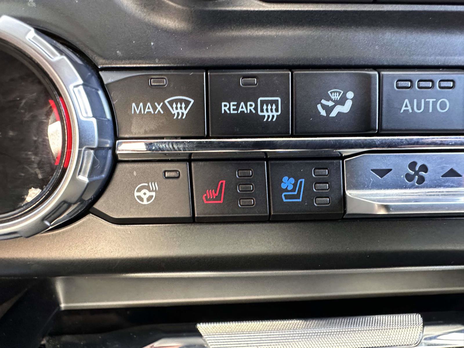 Used 2023 Ford F350 Lariat w/ Lariat Ultimate Package image 27