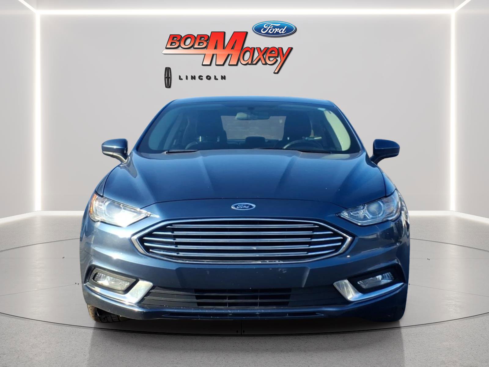 Certified 2018 Ford Fusion SE w/ Equipment Group 201A image 2