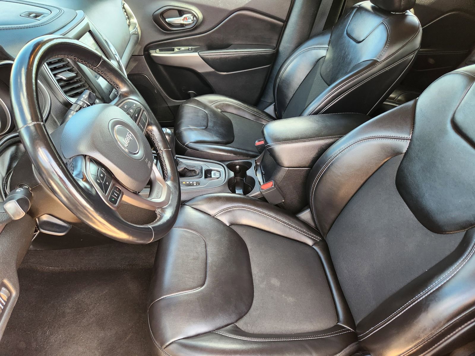 Used 2021 Jeep Cherokee Latitude Plus image 21