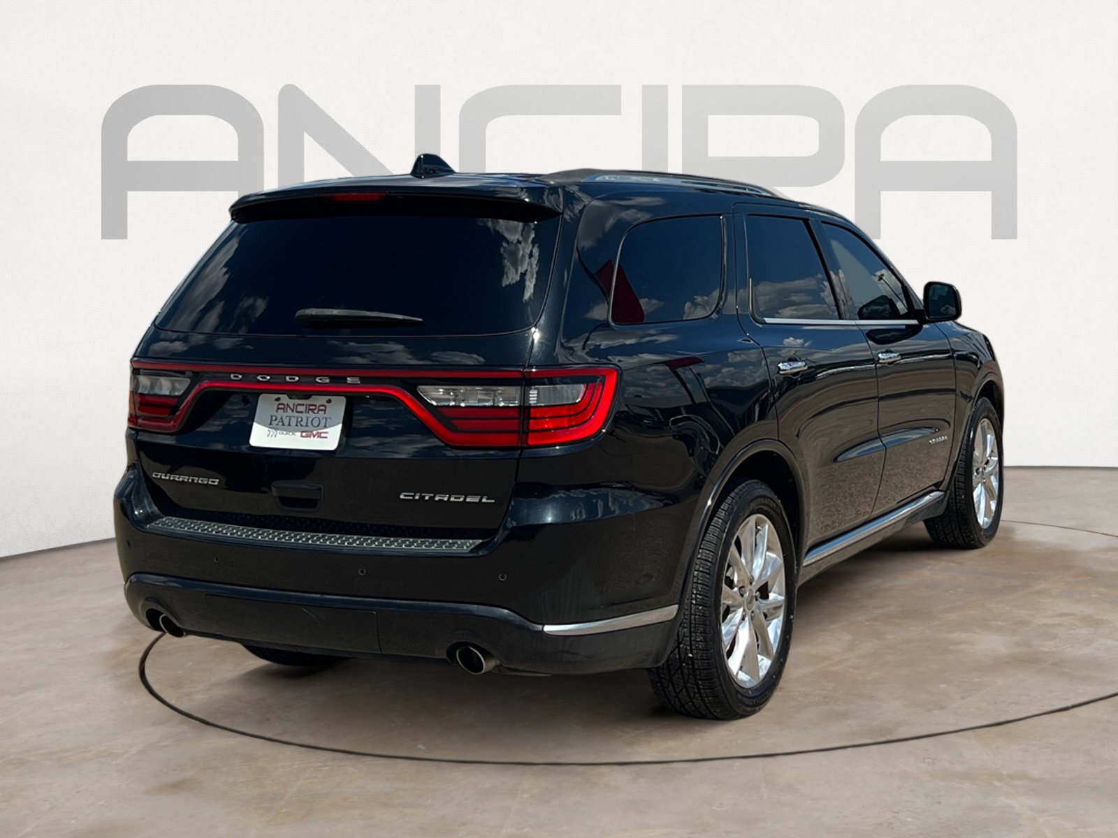 Used 2020 Dodge Durango Citadel w/ Technology Group RWD image 10