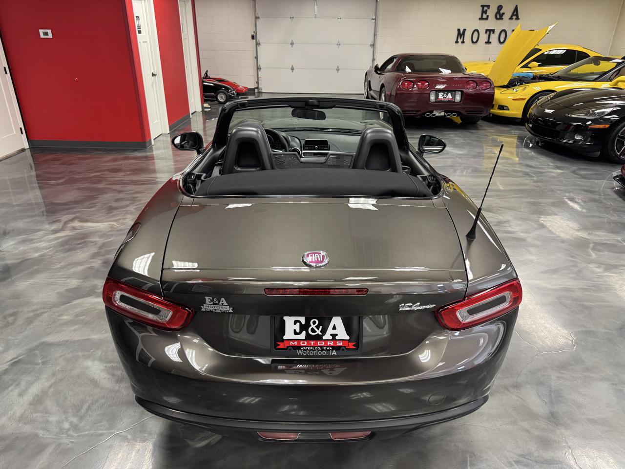 Used 2017 FIAT 124 Spider Classica RWD image 12