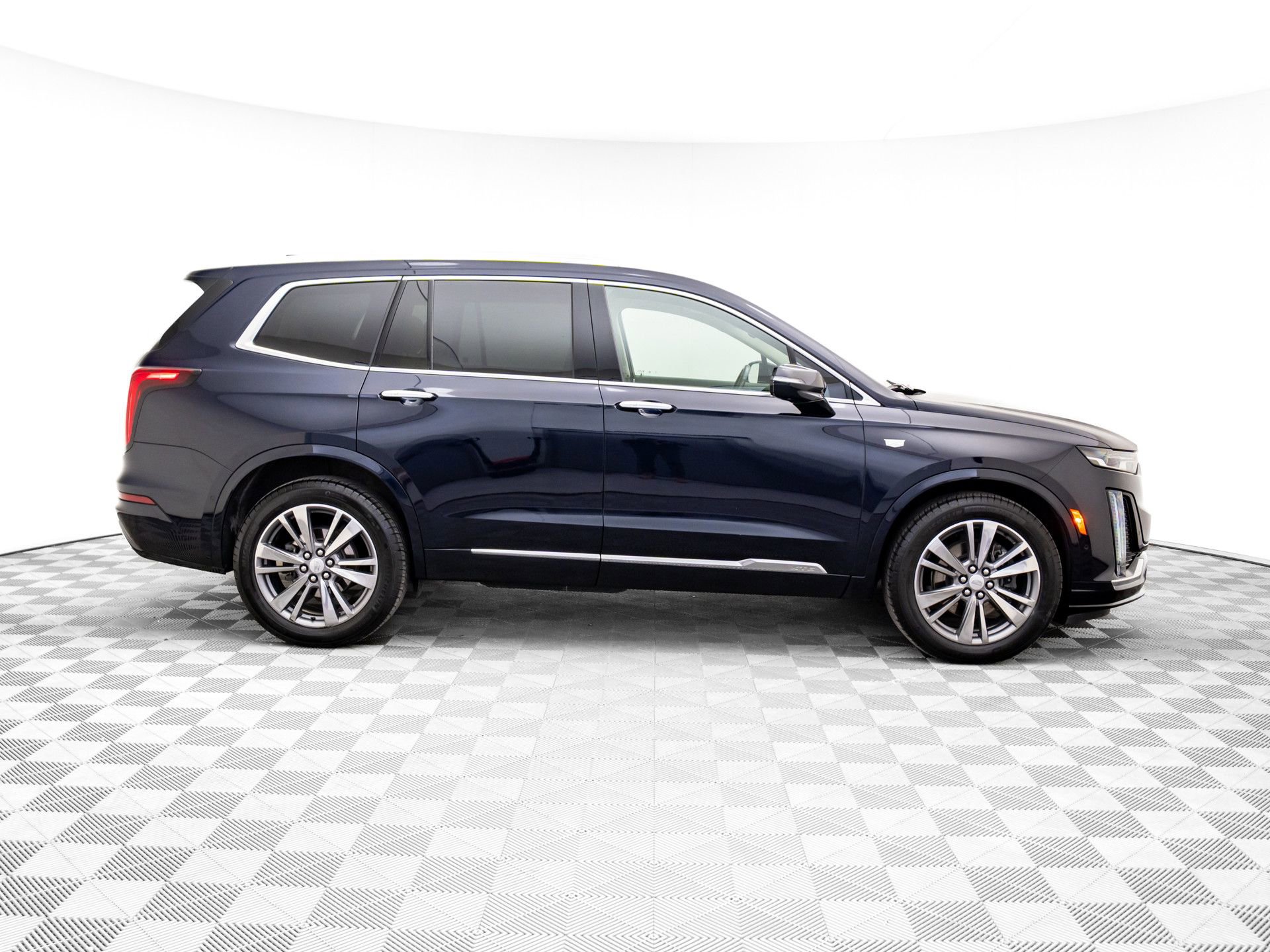Used 2021 Cadillac XT6 Premium Luxury image 7