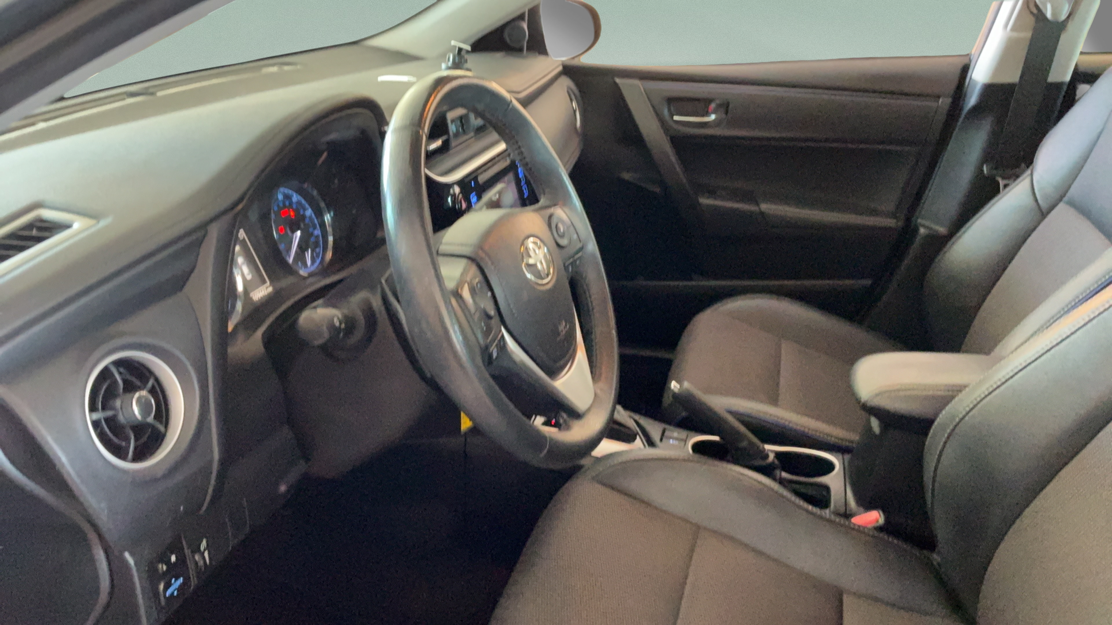 Used 2017 Toyota Corolla SE FWD image 23