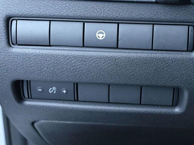 Used 2023 Nissan Rogue SV image 38