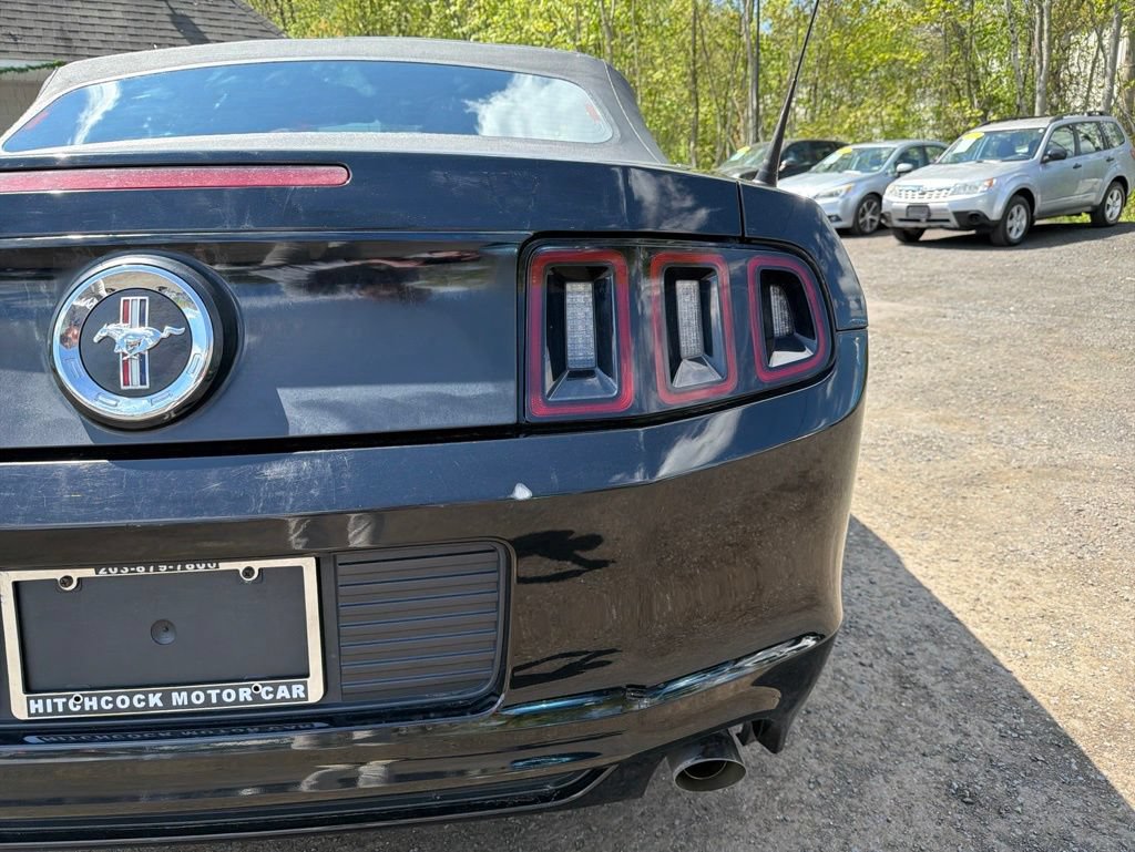Used 2014 Ford Mustang Convertible RWD image 17