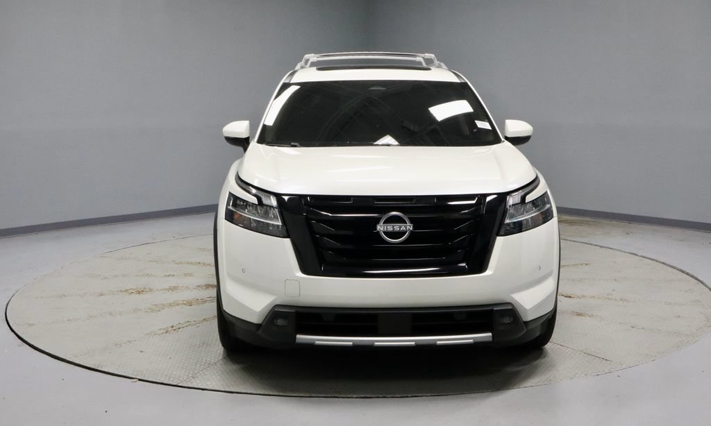 Certified 2024 Nissan Pathfinder Platinum AWD/4WD image 8