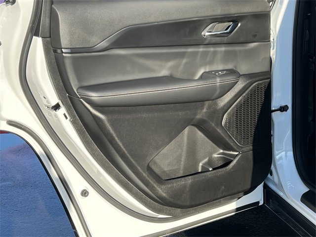 New 2025 Jeep Grand Cherokee L Laredo w/ Luxury Tech Group I image 37