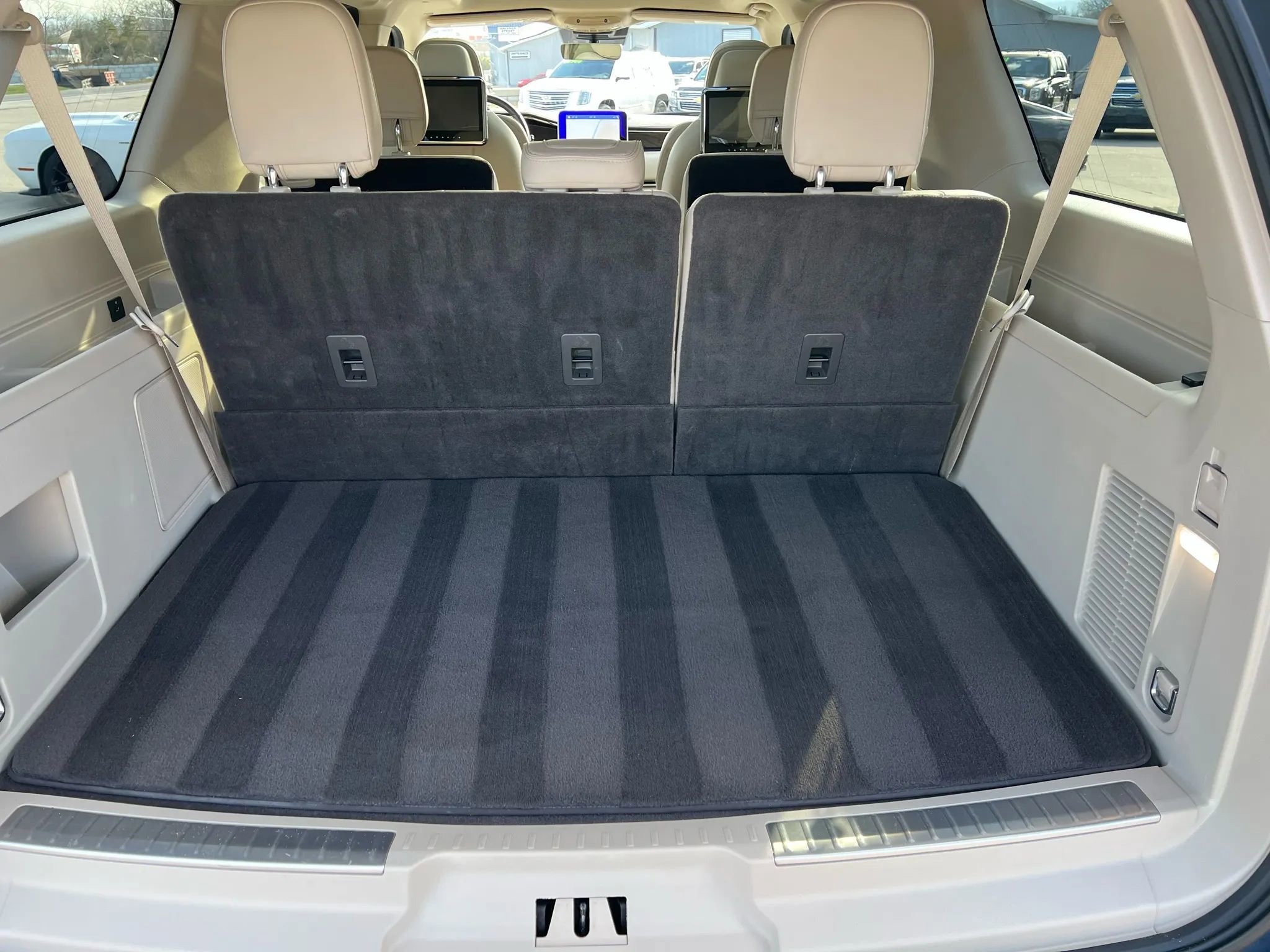Used 2019 Lincoln Navigator L Reserve w/ Cargo Package image 43