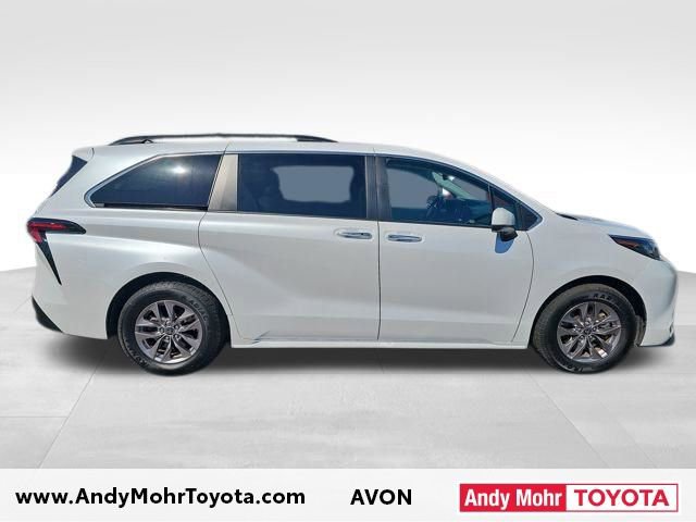 Used 2023 Toyota Sienna XLE image 8