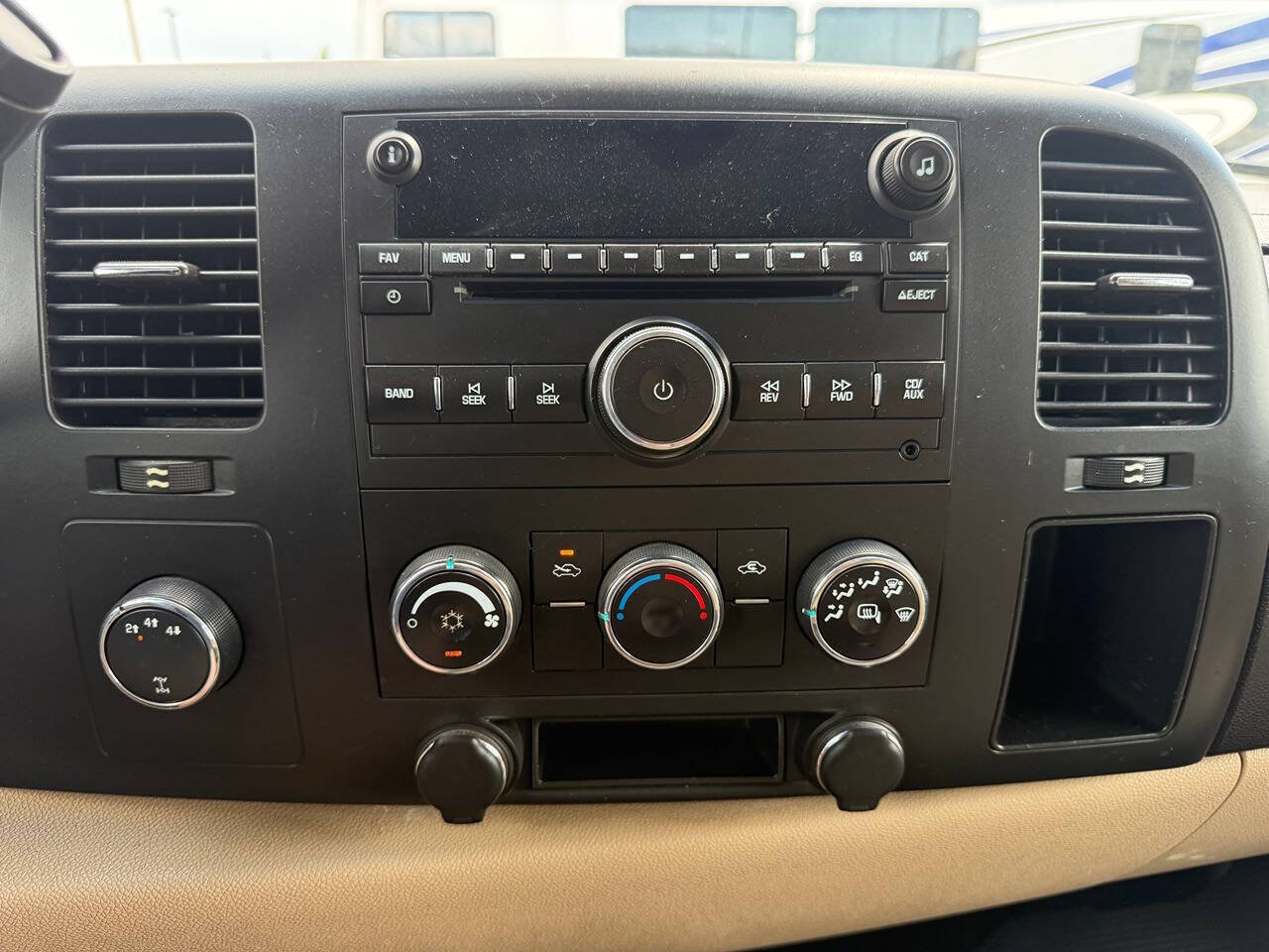 Used 2010 GMC Sierra 2500 SLE AWD/4WD image 27