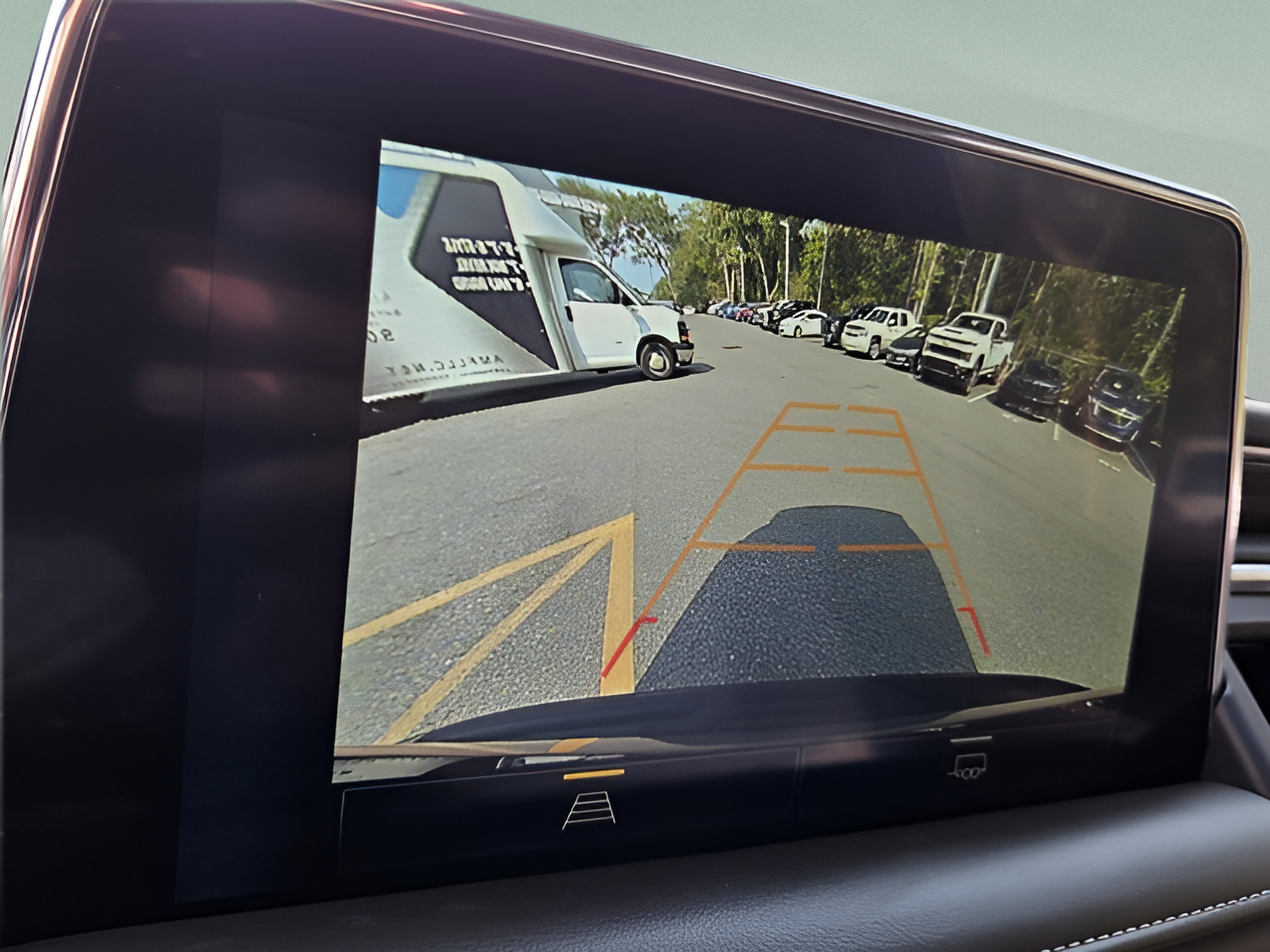 Certified 2024 Chevrolet Suburban LT RWD image 19