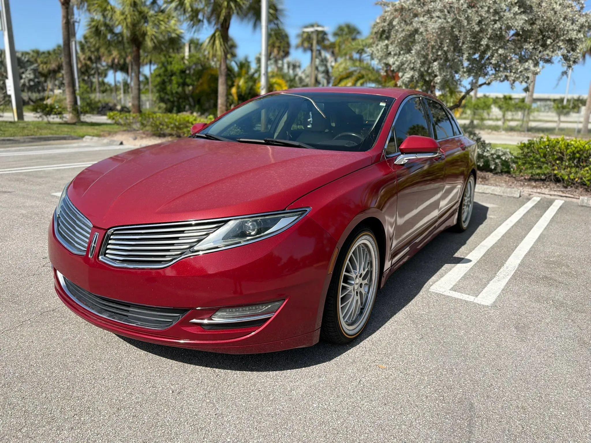 Used 2016 Lincoln MKZ w/ Equipment Group 300A Reserve FWD image 12