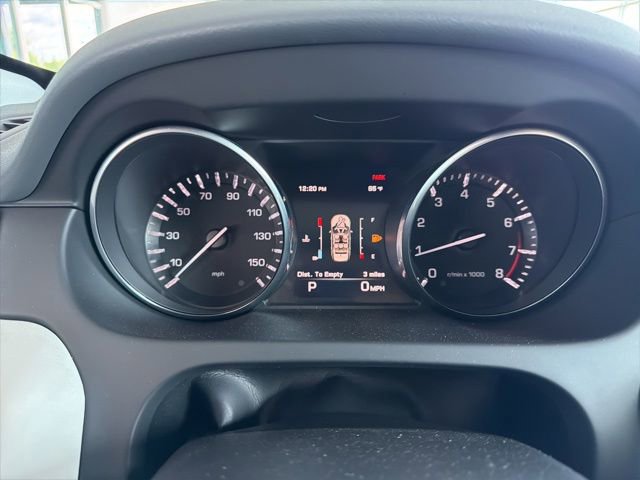 Used 2016 Land Rover Discovery Sport SE AWD/4WD image 11
