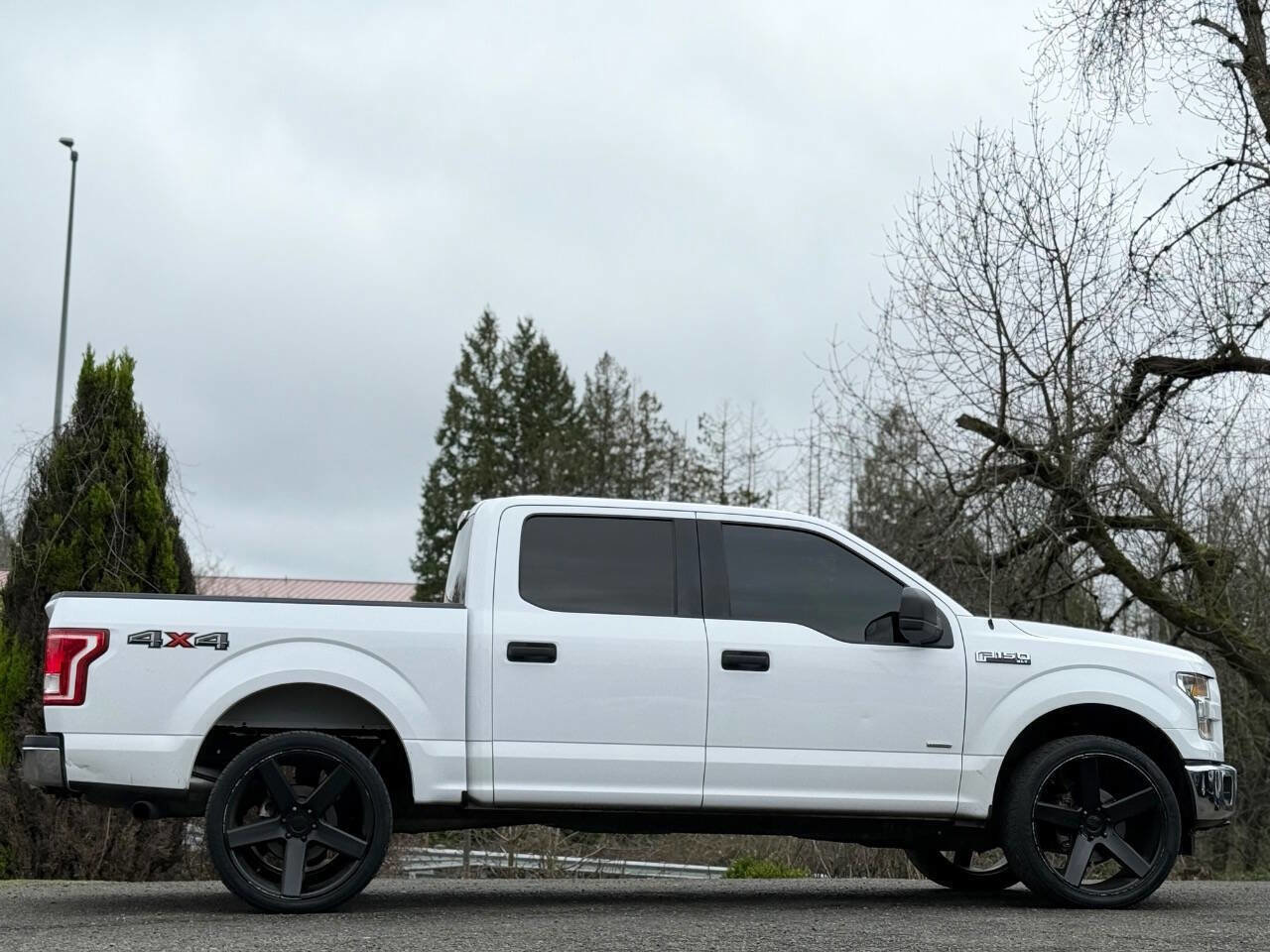 Used 2016 Ford F150 XLT image 12