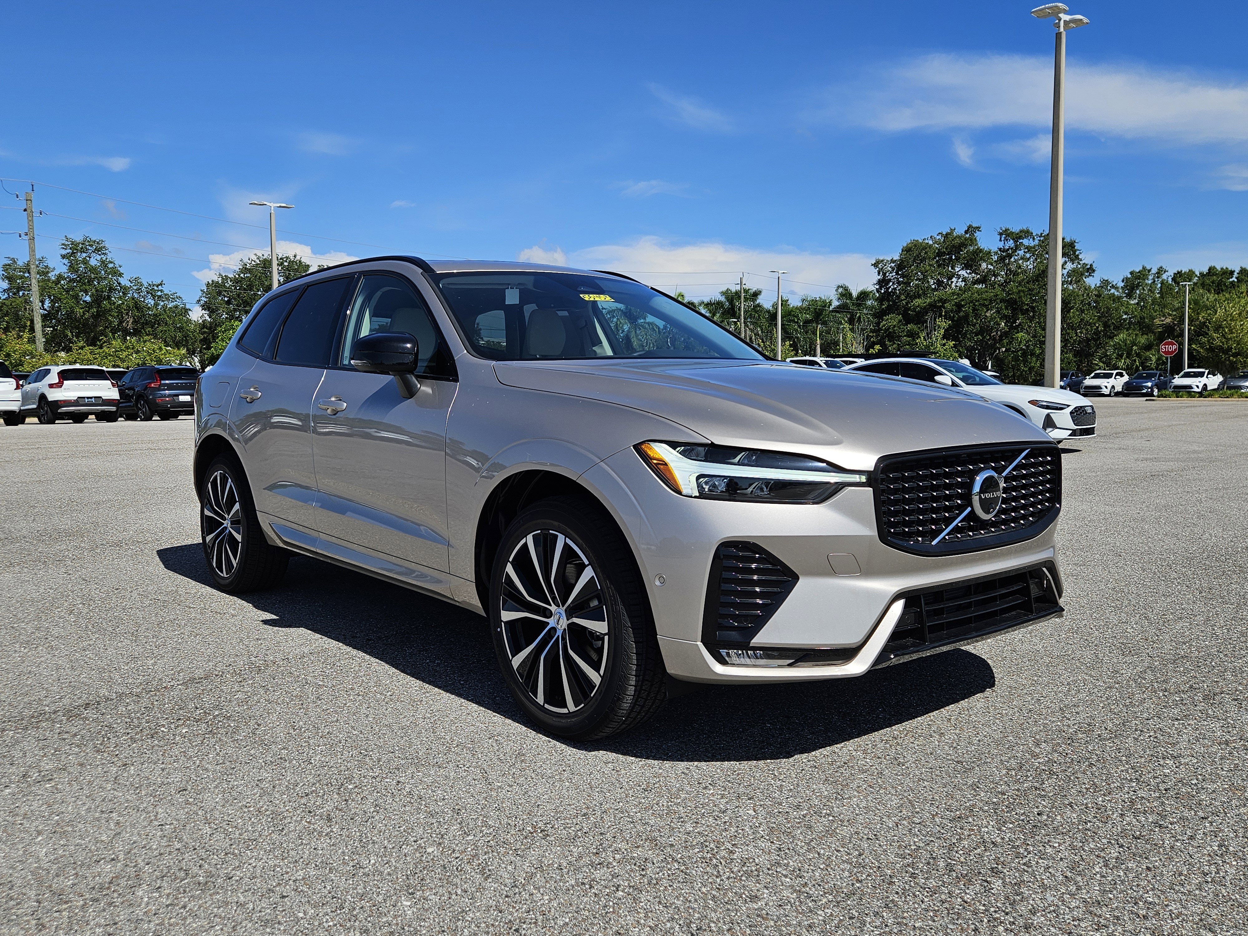 New 2025 Volvo XC60 B5 Plus w/ Protection Package Premier video 1