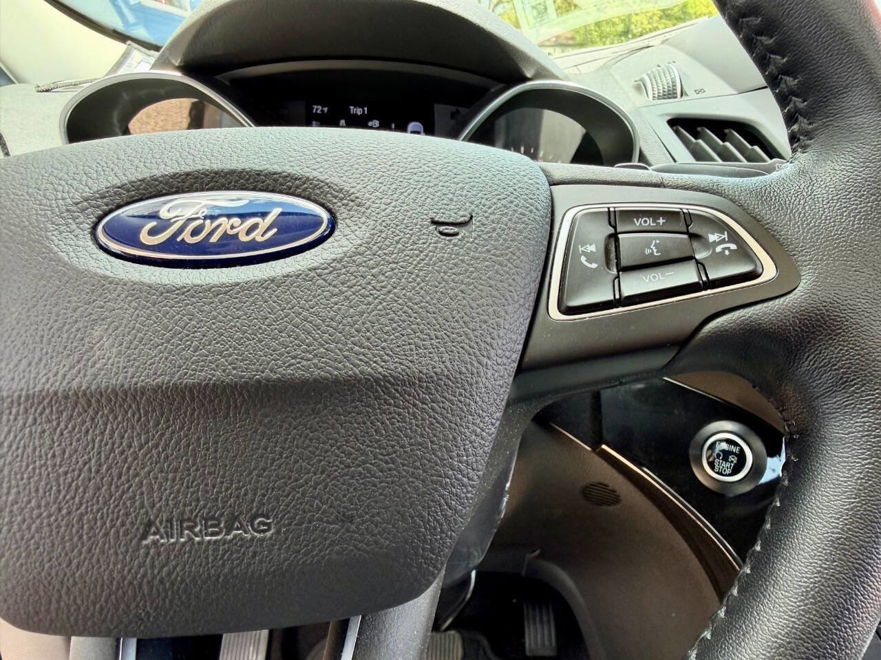 Used 2017 Ford Escape Titanium w/ Equipment Group 301A AWD/4WD image 33