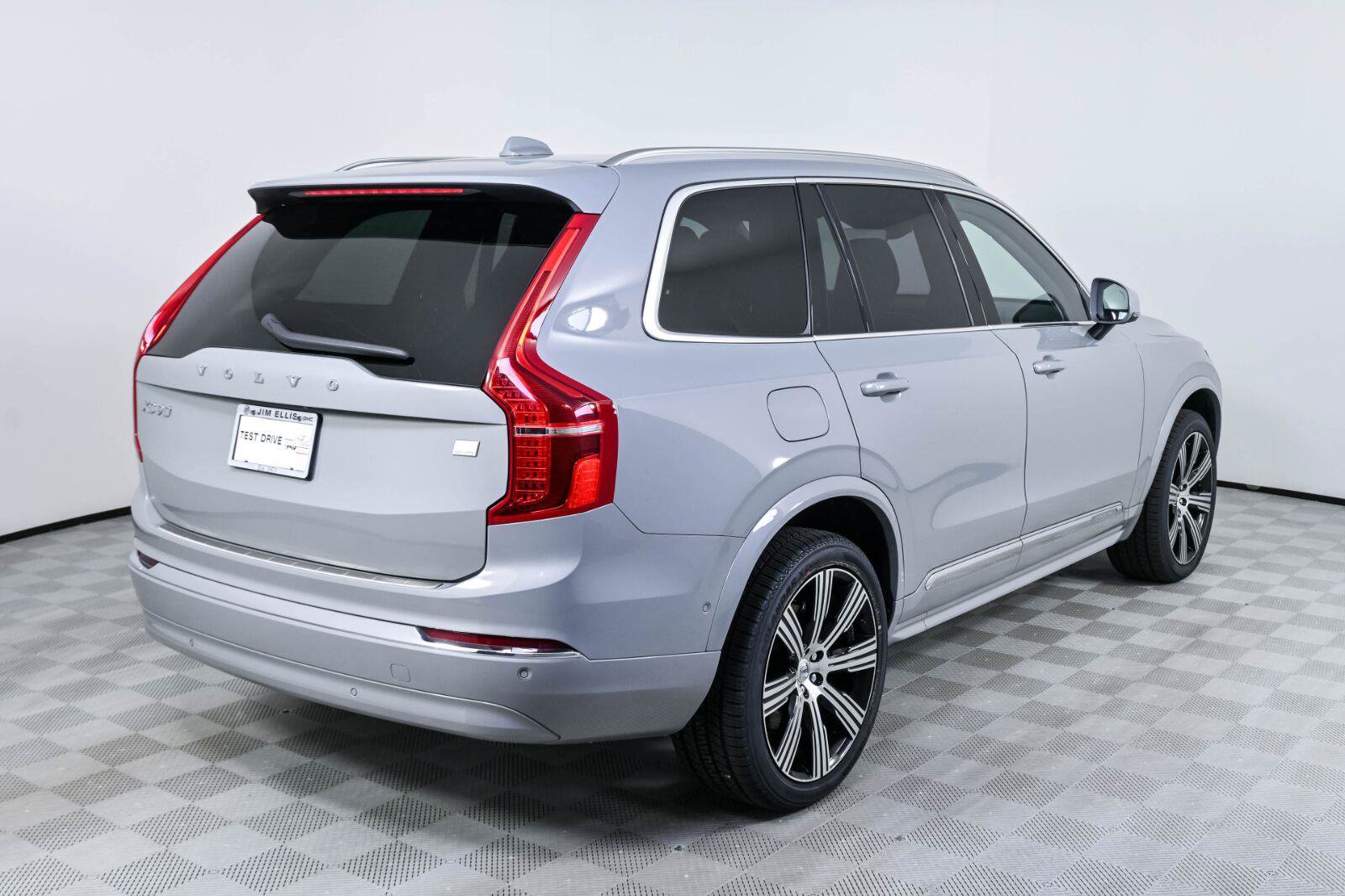 Certified 2024 Volvo XC90 T8 Plus w/ Protection Package Premier AWD/4WD image 28
